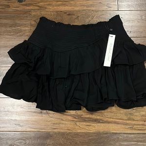 NWT- womens size large ruffled skort.